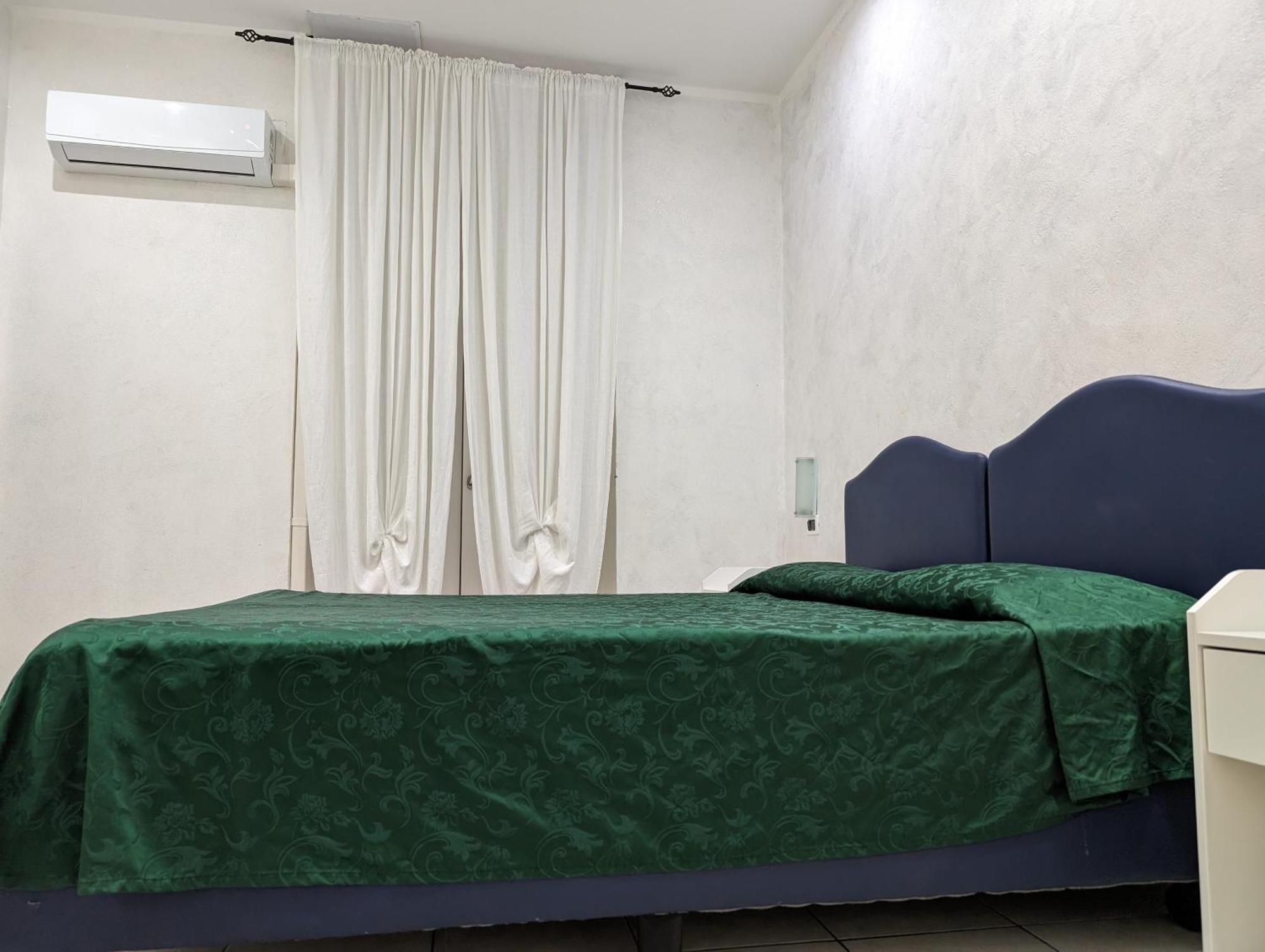 Pollon Inn Sanremo Bagian luar foto